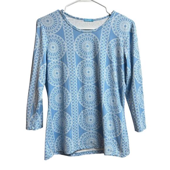 J. McLaughlin Signature Crewneck Tee Catalina Blue Medallion Print Medium - Picture 1 of 7